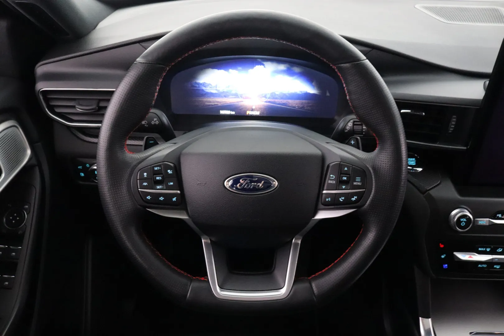 FORD Explorer KUH-707 carousel image