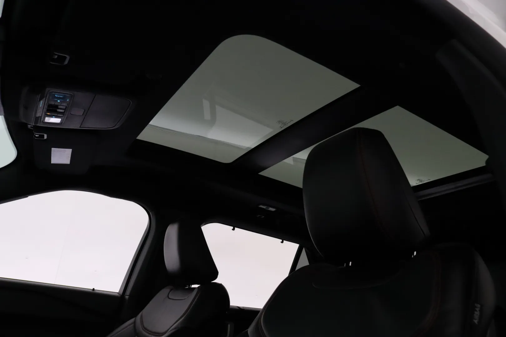 FORD Explorer KUH-707 carousel image