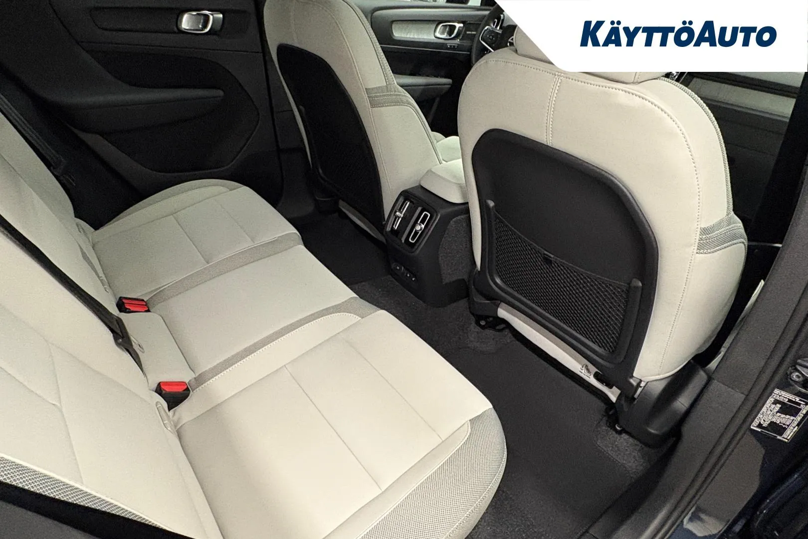 Volvo EX40 LTN-411 carousel image