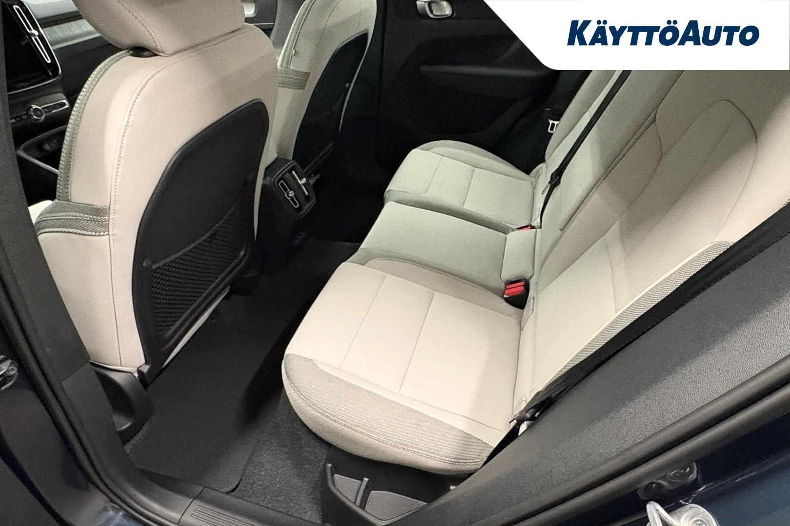 Volvo EX40 LTN-411 carousel image