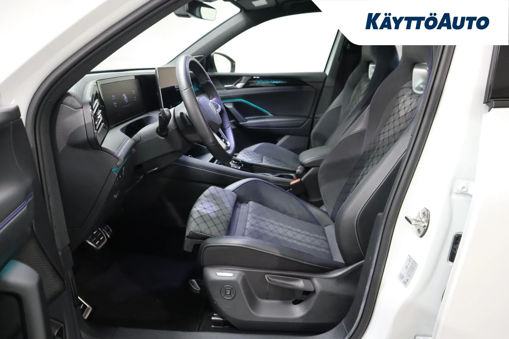 VOLKSWAGEN Tiguan ZPC-619 carousel image