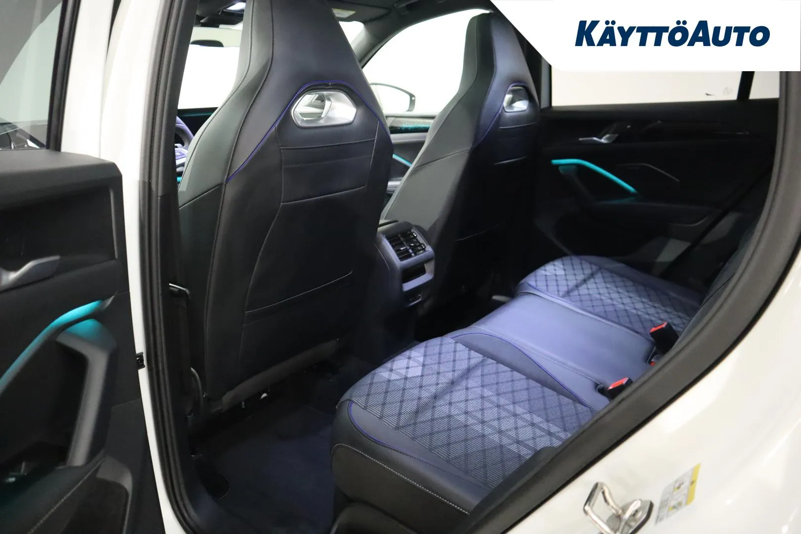 VOLKSWAGEN Tiguan ZPC-619 carousel image