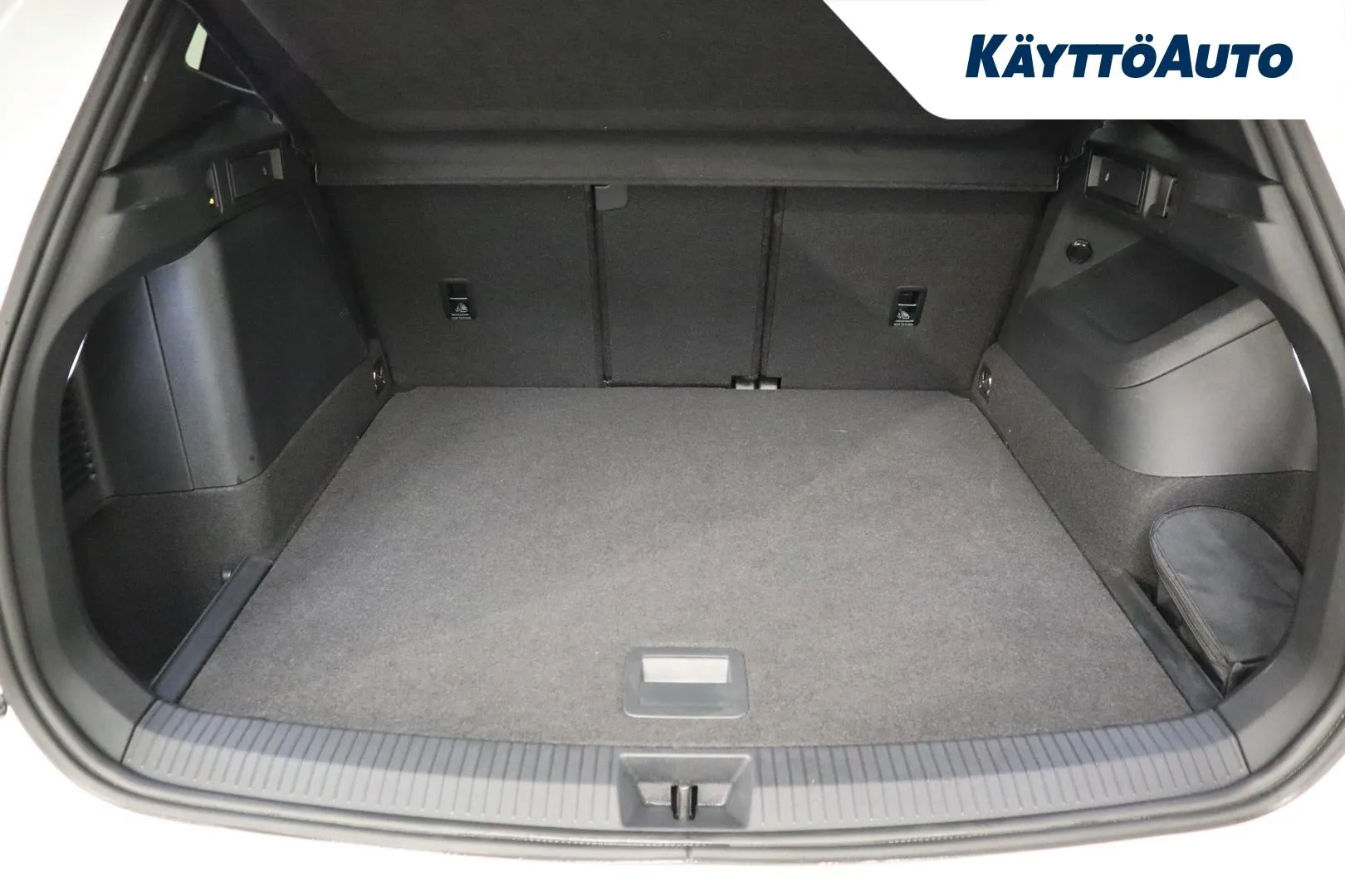 VOLKSWAGEN Tiguan ZPC-619 carousel image