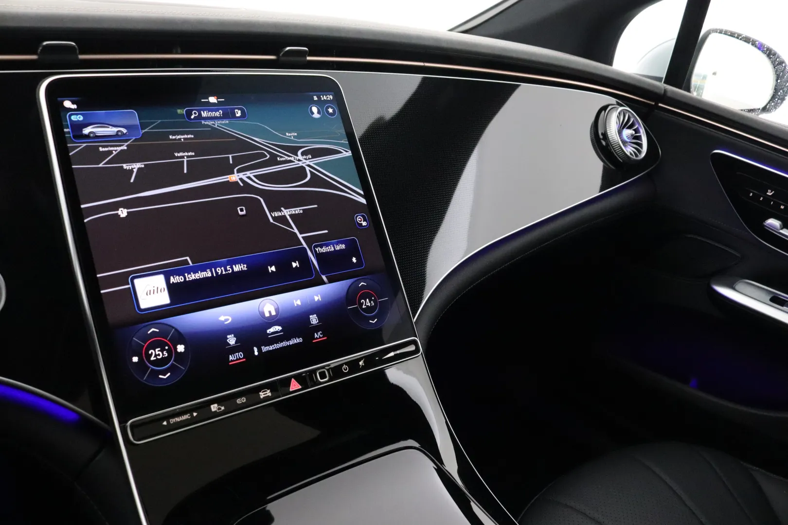 MERCEDES-BENZ EQE RXJ-976 carousel image