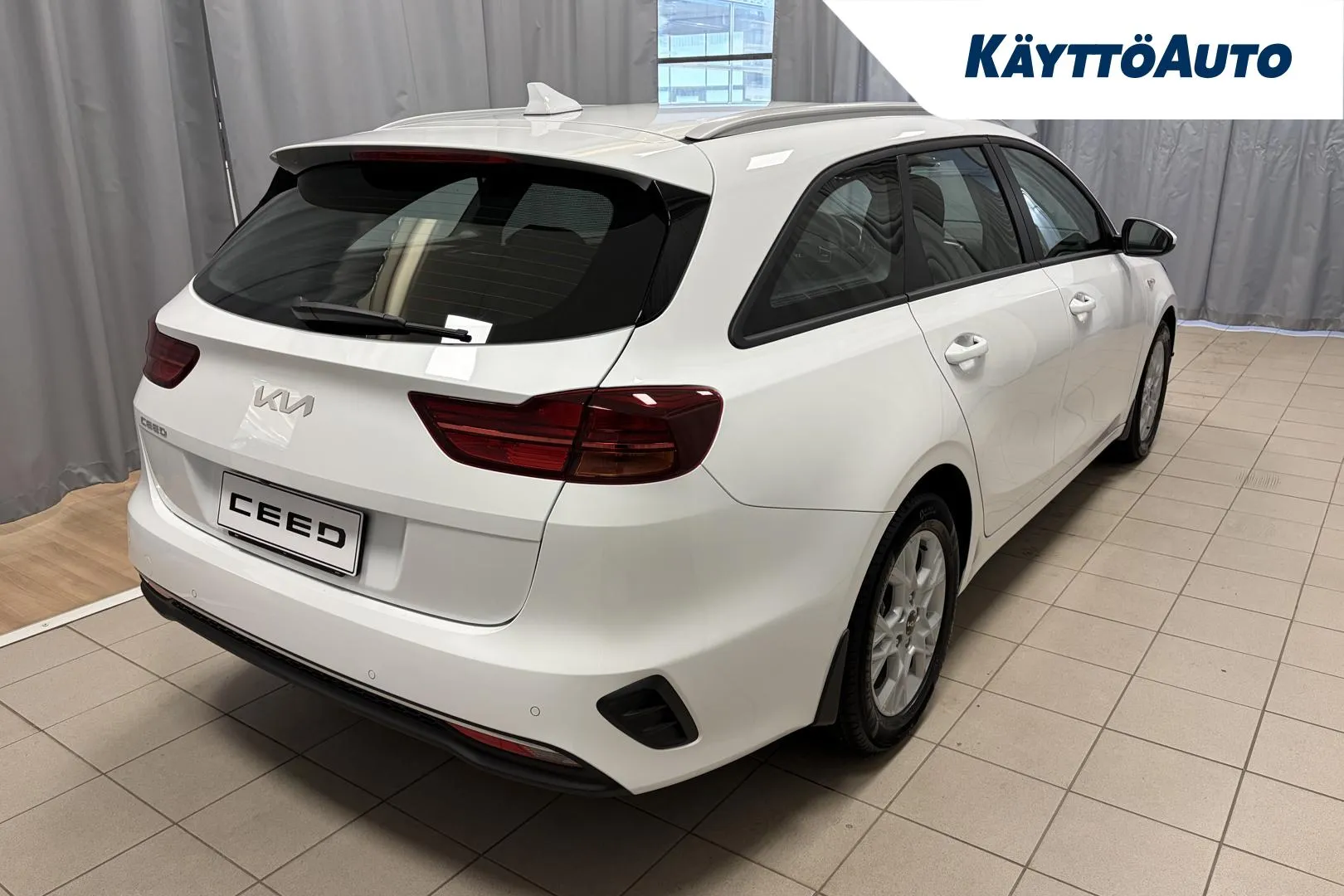 Kia Ceed MRL-755 carousel image