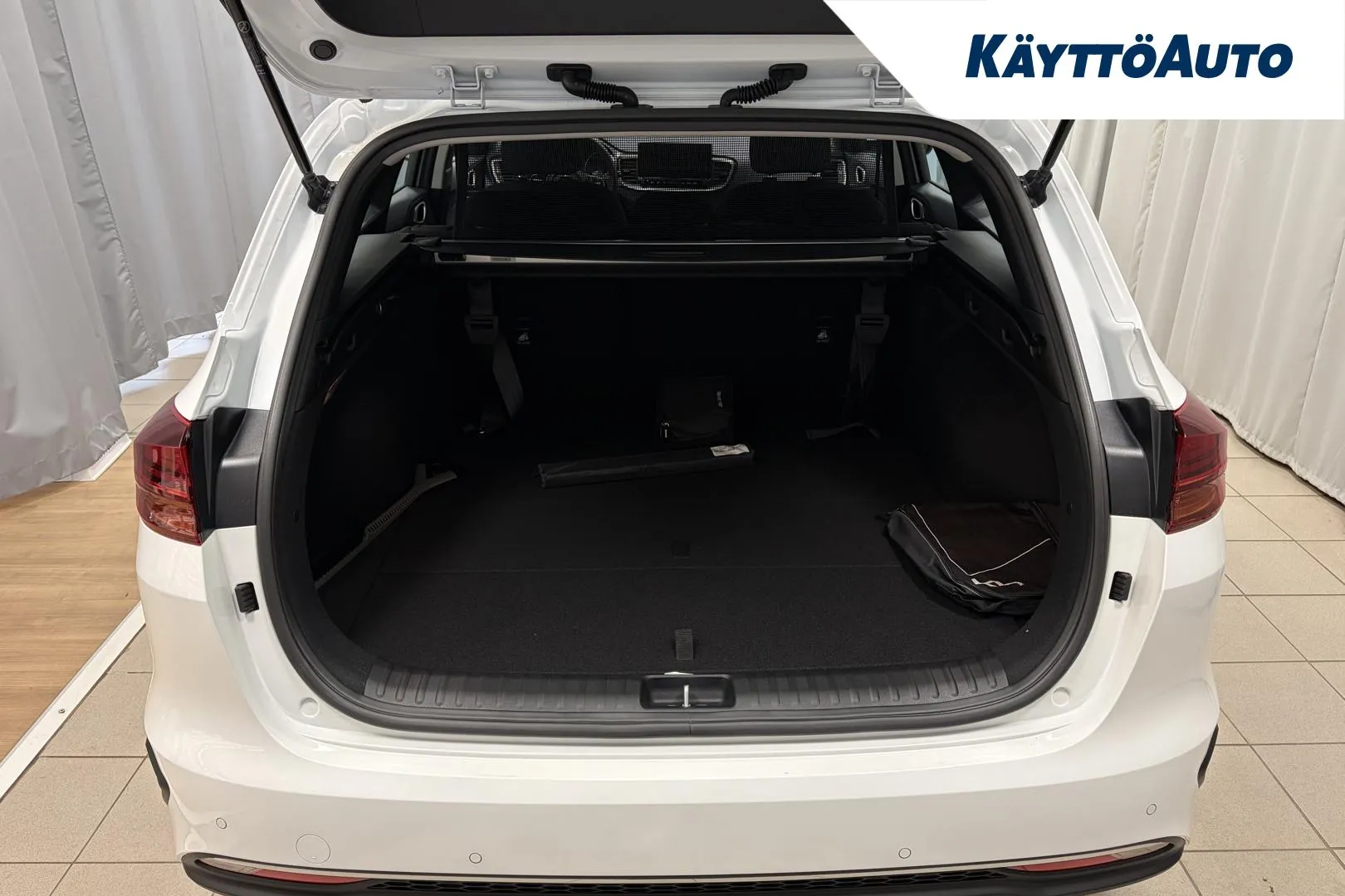 Kia Ceed NOA-520 carousel image