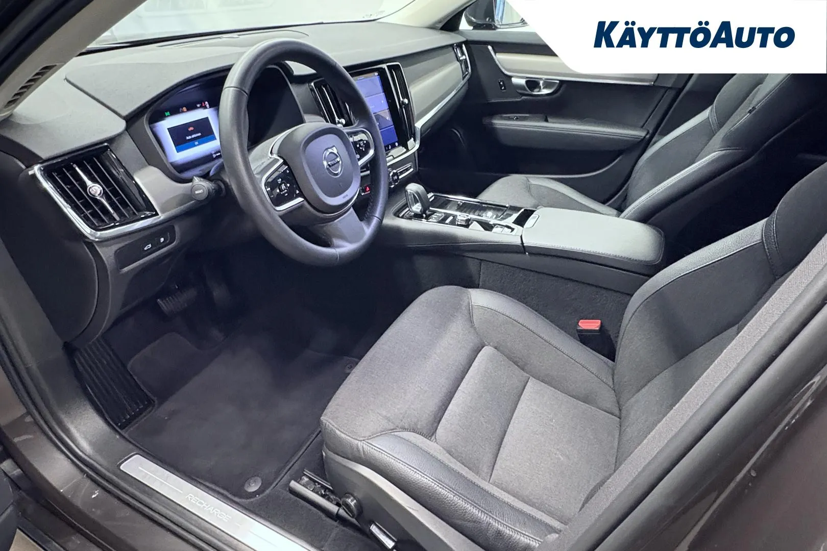 VOLVO V90 KXA-975 carousel image