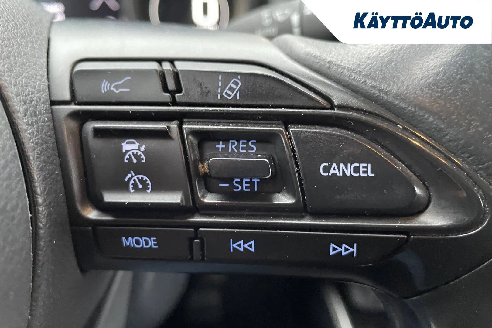 Toyota Yaris CPO-996 carousel image