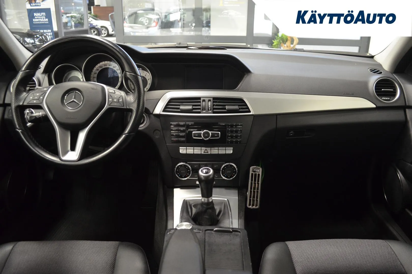 MERCEDES-BENZ C YIY-912 carousel image