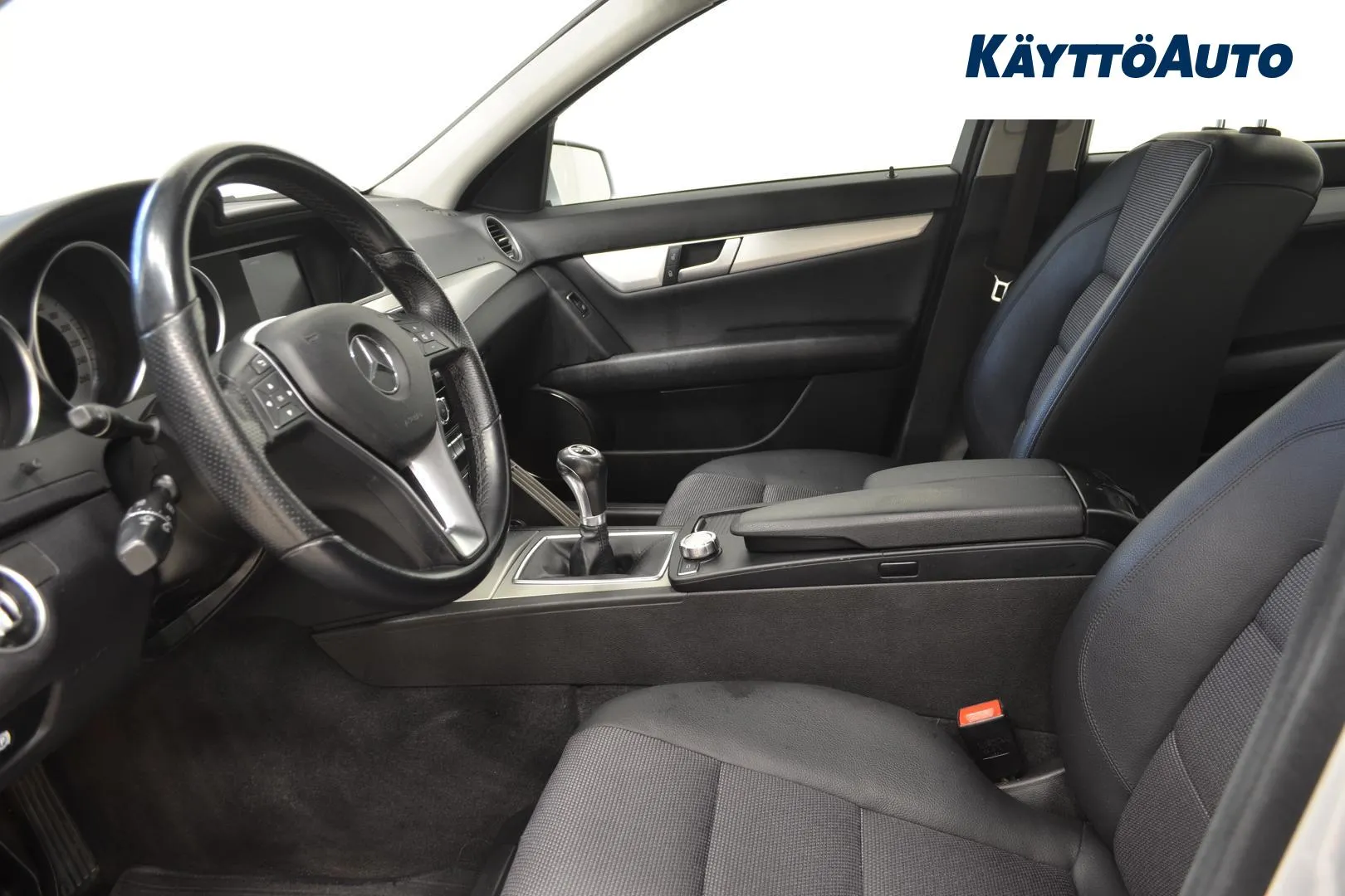 MERCEDES-BENZ C YIY-912 carousel image