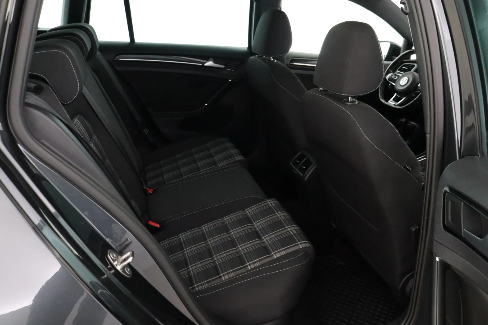 Volkswagen Golf SNN-561 carousel image