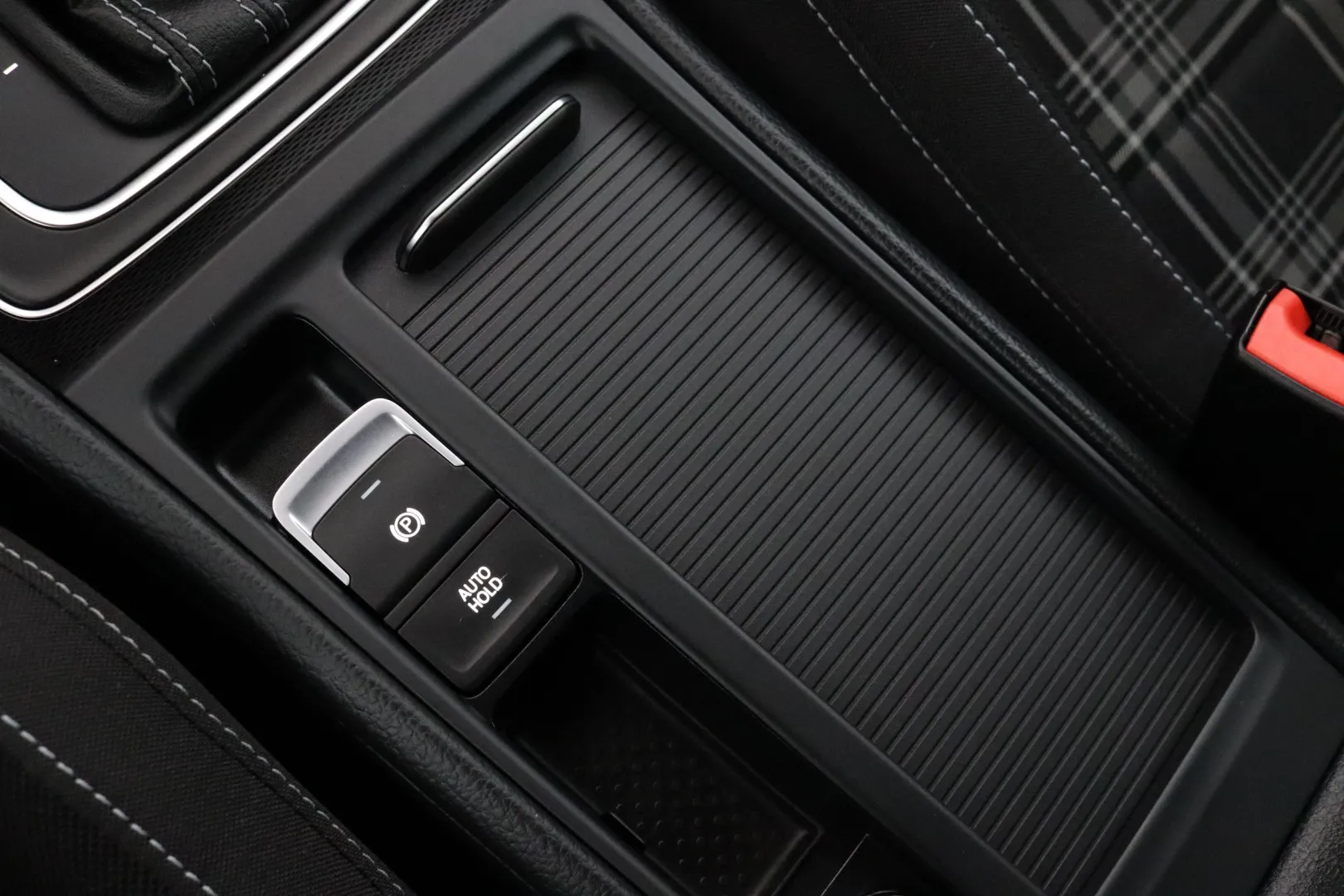 Volkswagen Golf SNN-561 carousel image