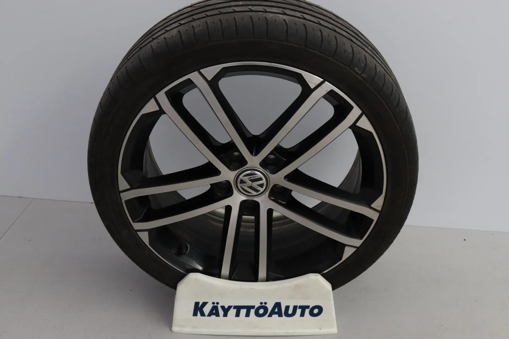 VOLKSWAGEN Golf SNN-561 carousel image