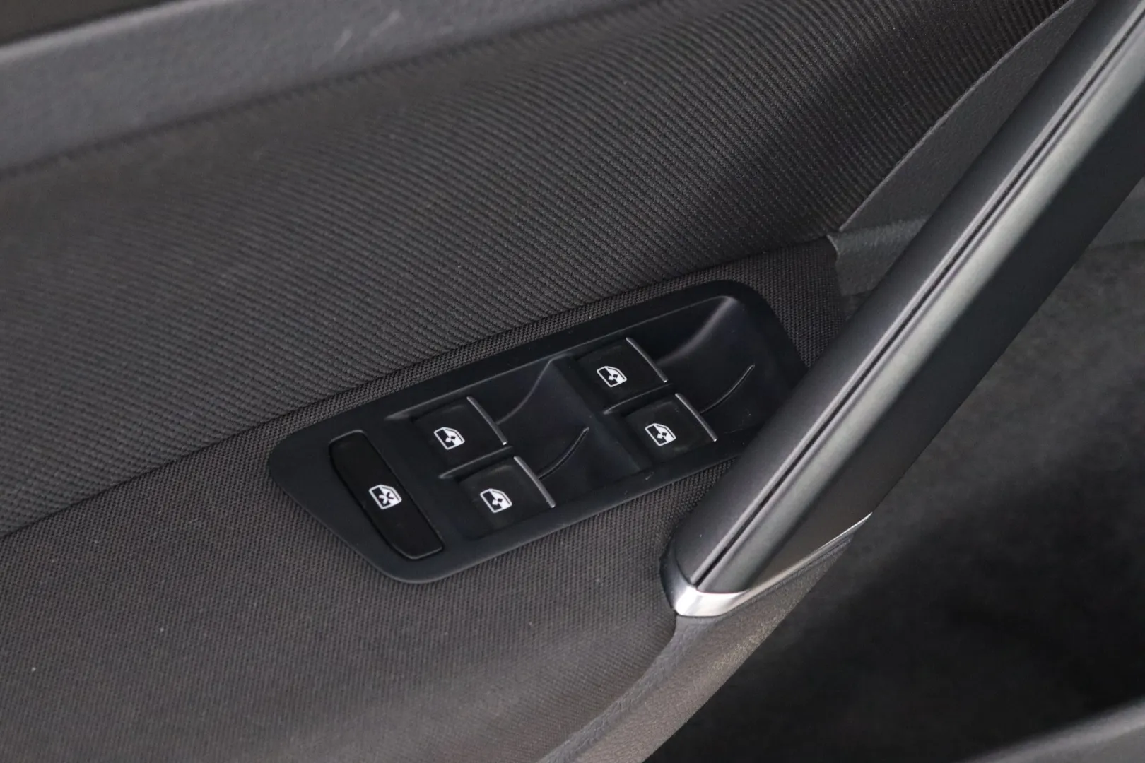 Volkswagen Golf SNN-561 carousel image