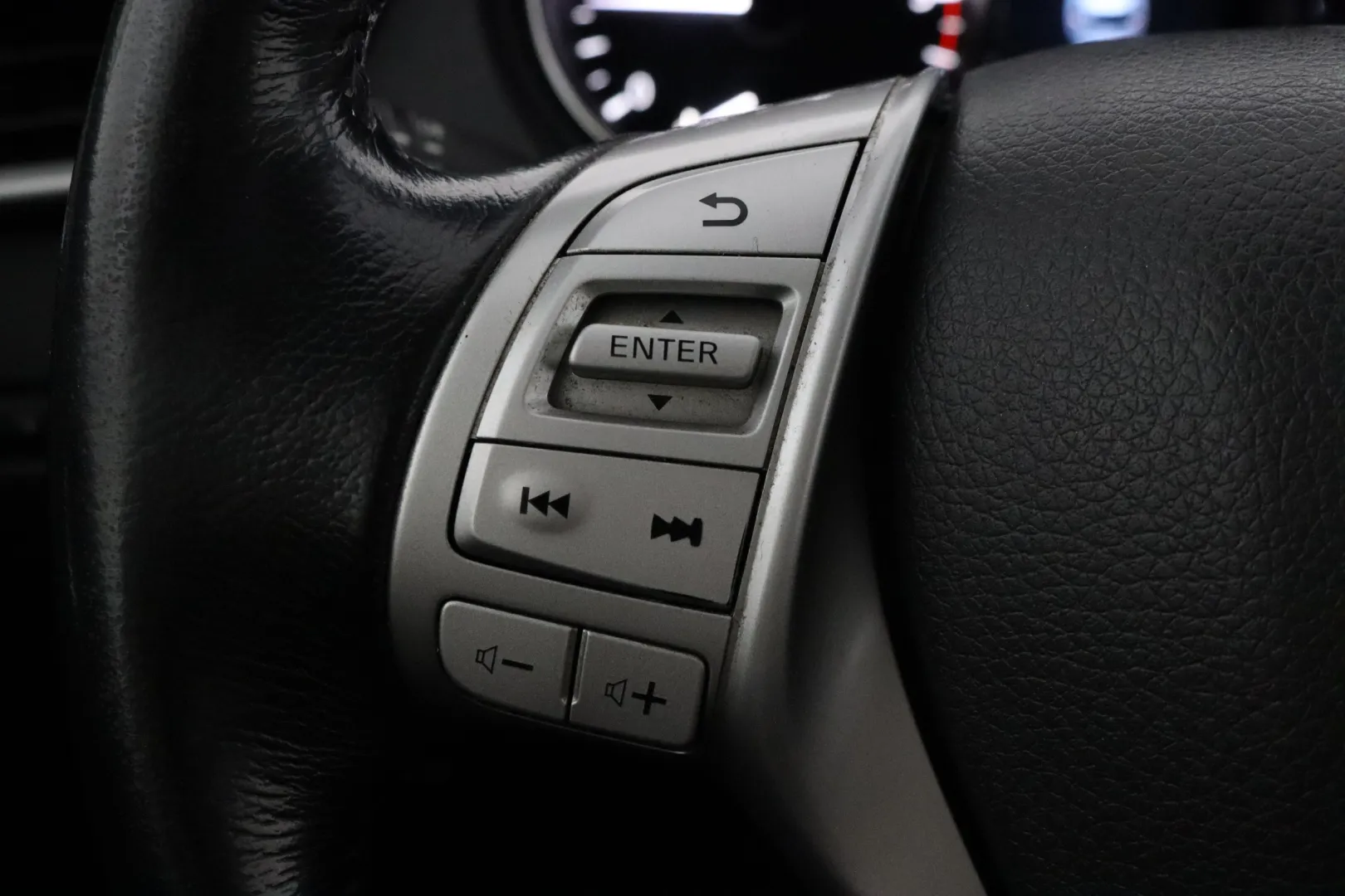 NISSAN X-Trail XOJ-719 carousel image