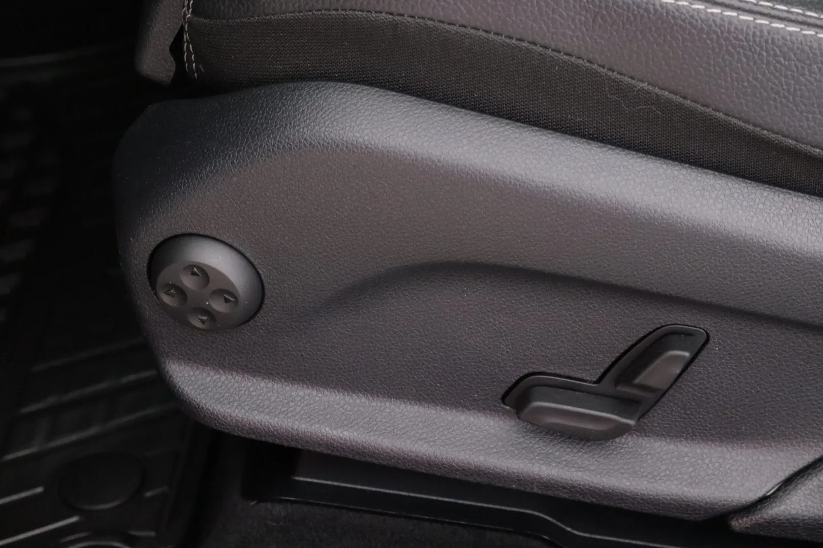 MERCEDES-BENZ GLC OZH-576 carousel image