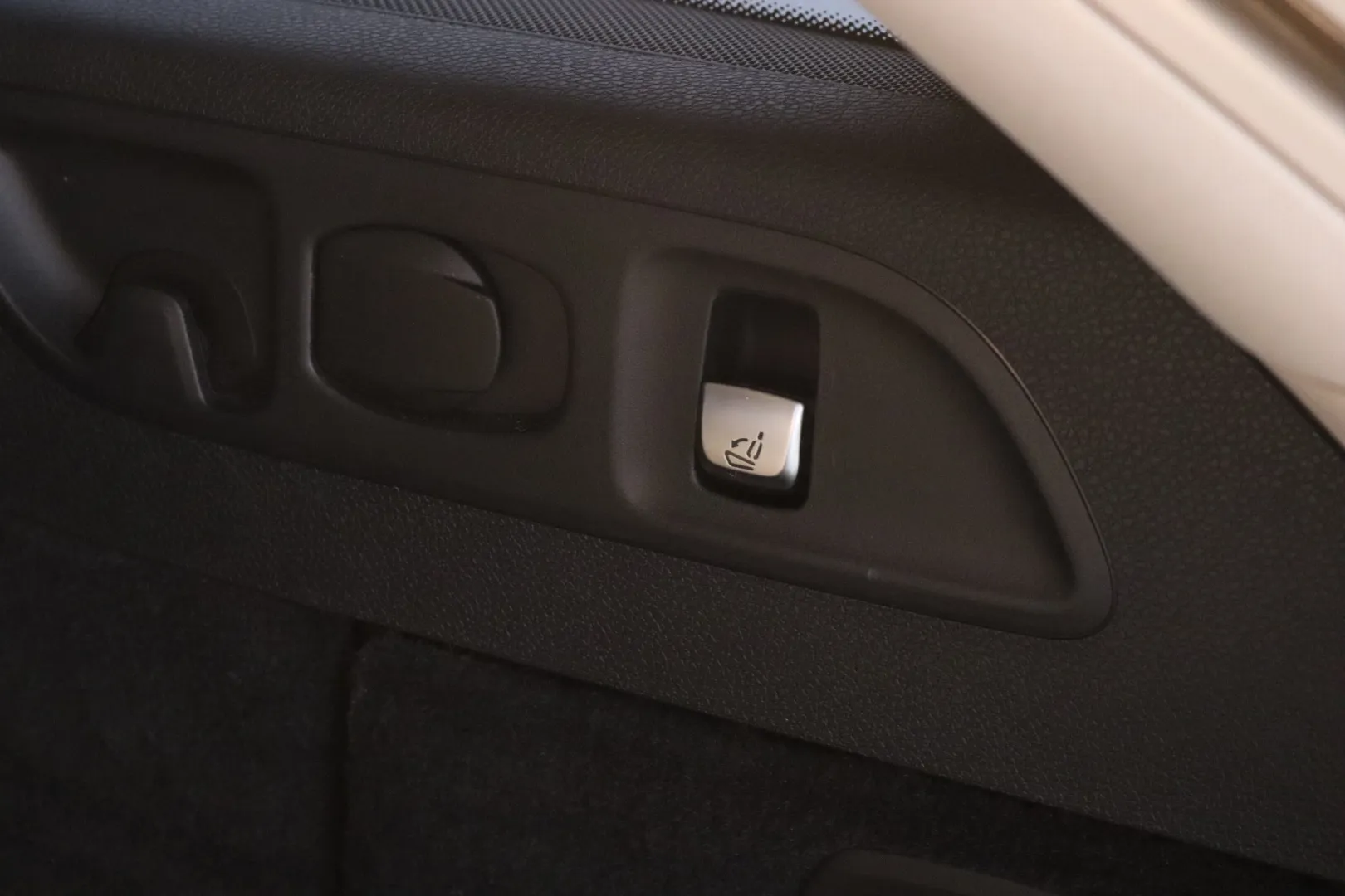 MERCEDES-BENZ E IPE-281 carousel image