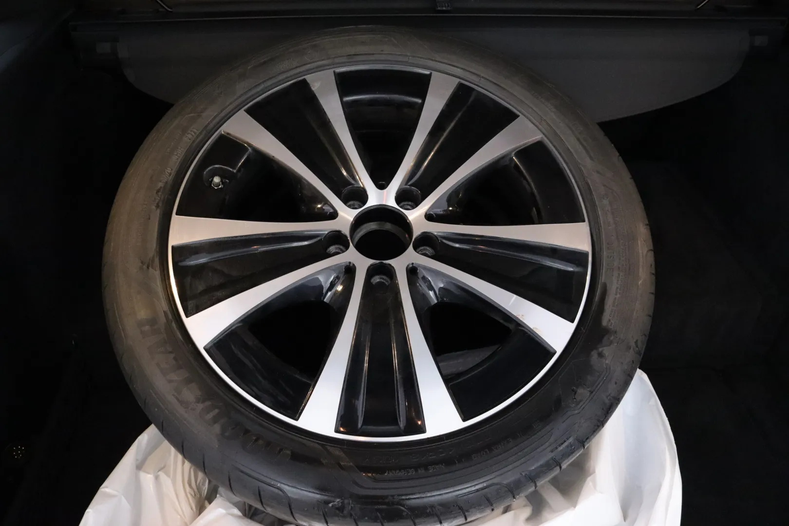 MERCEDES-BENZ E IPE-281 carousel image