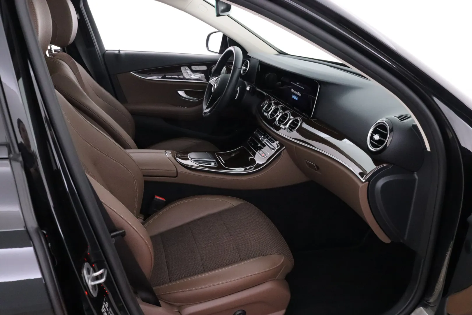 MERCEDES-BENZ E IPE-281 carousel image