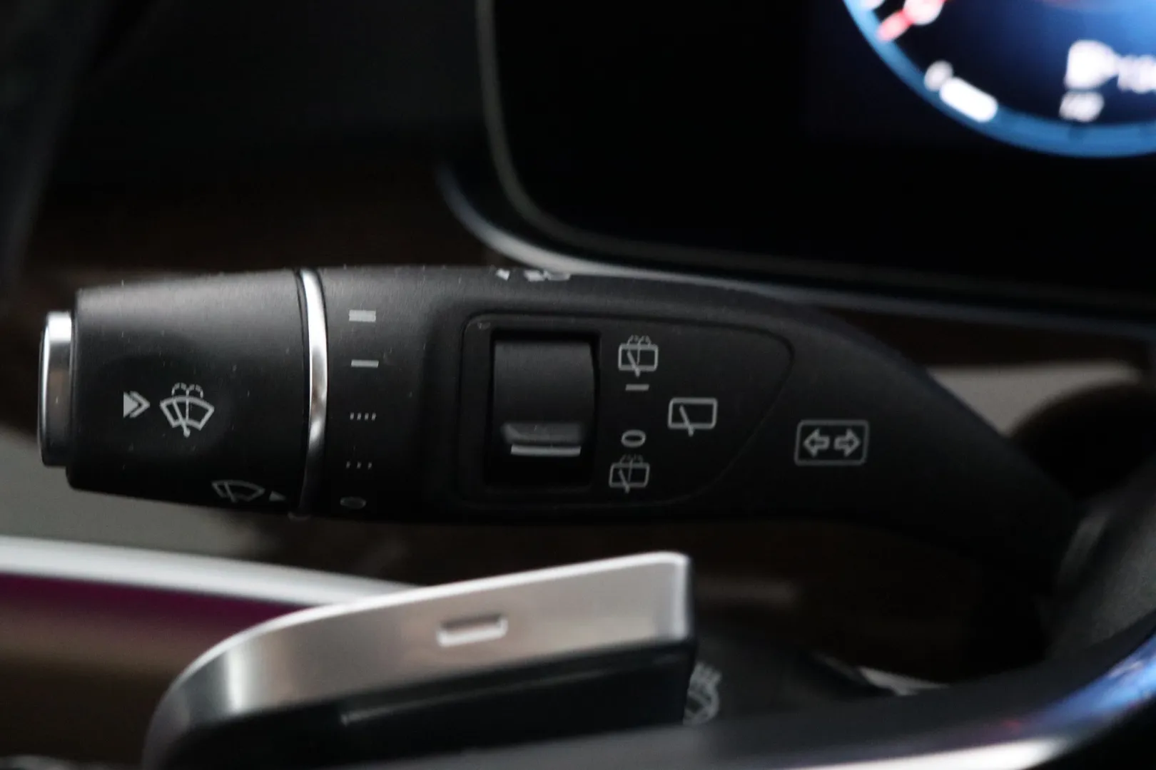 MERCEDES-BENZ E IPE-281 carousel image