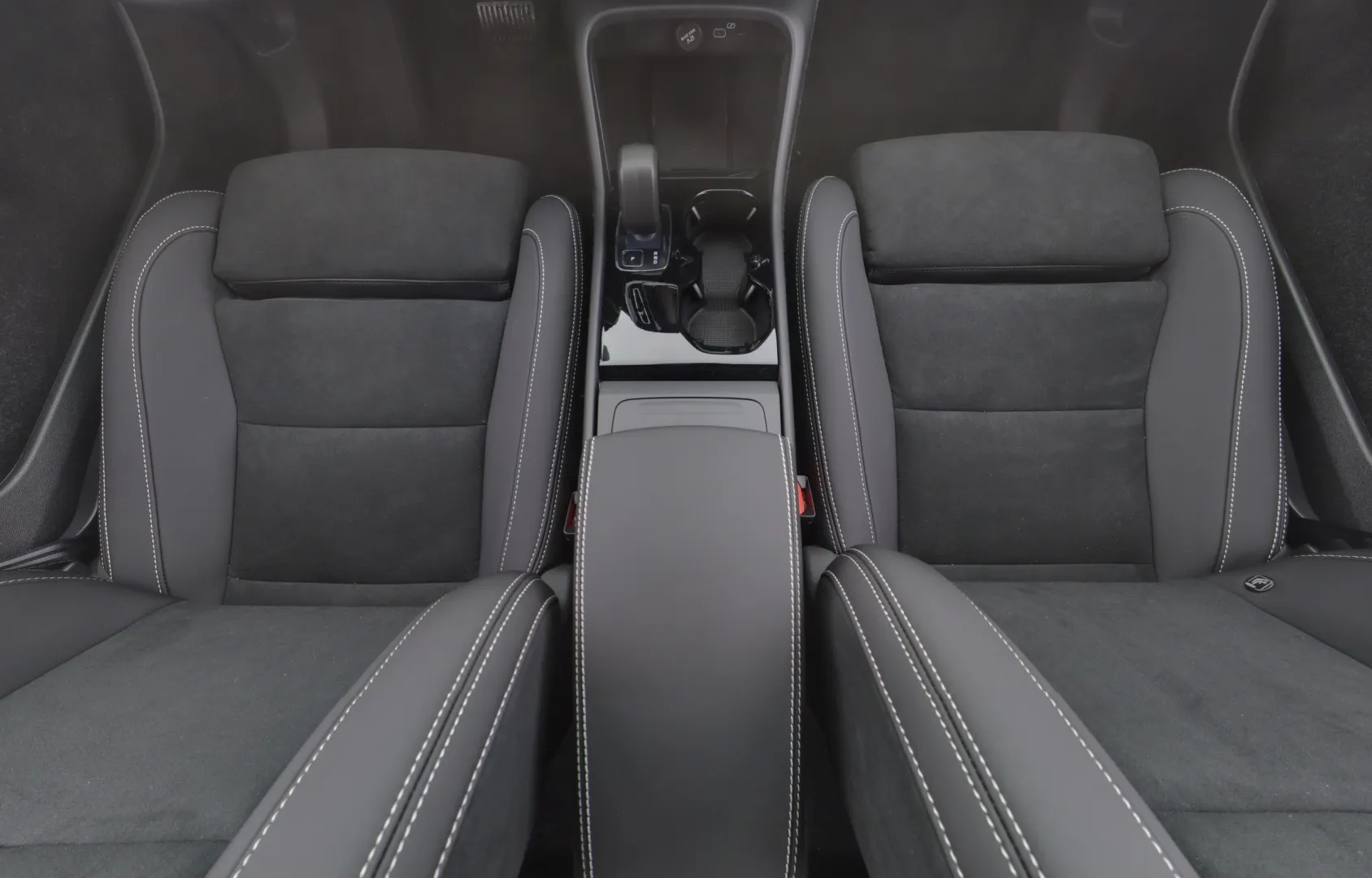 Volvo EX40 LTM-847 carousel image