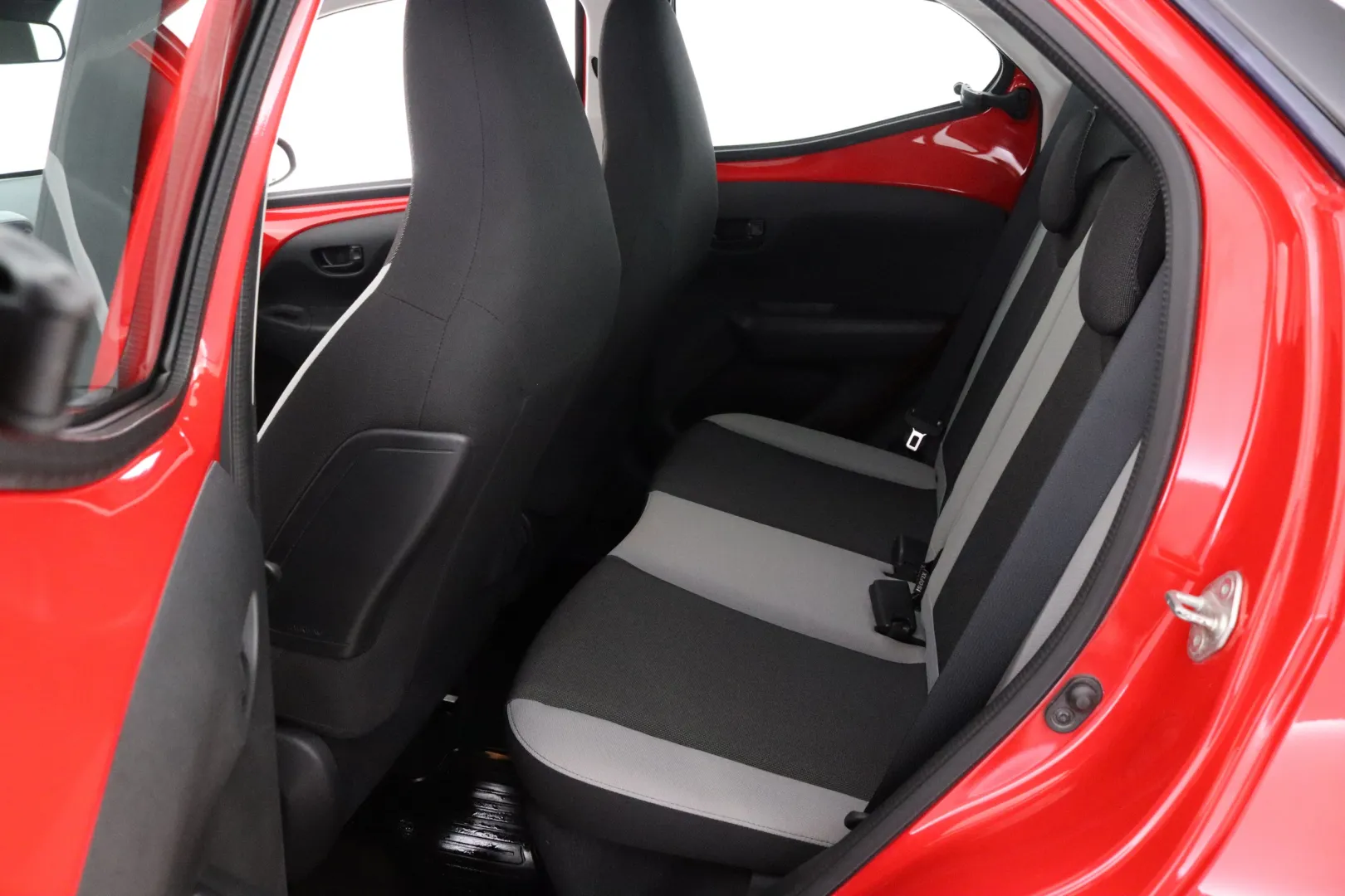 TOYOTA AYGO CKH-671 carousel image