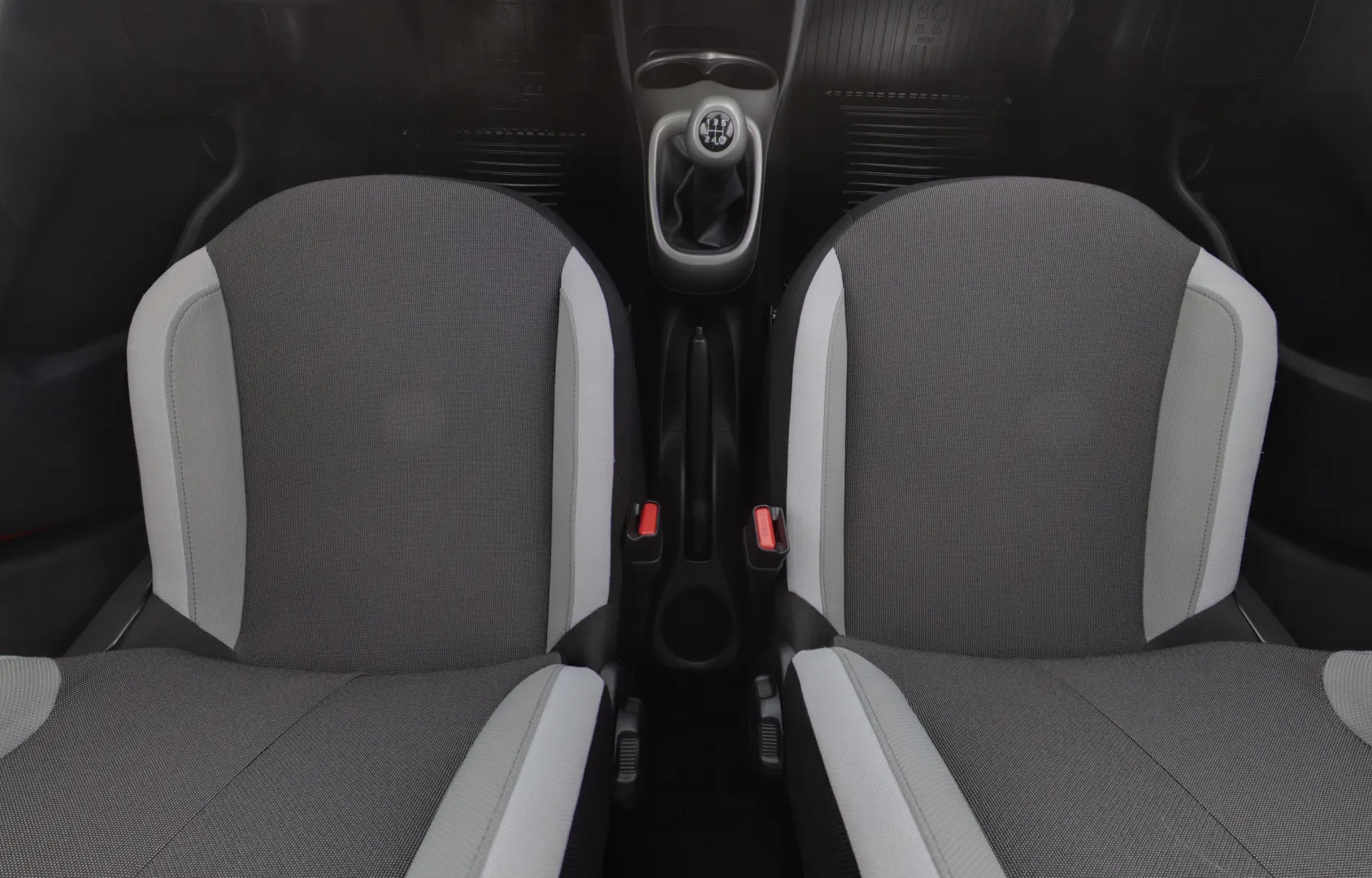 TOYOTA AYGO CKH-671 carousel image