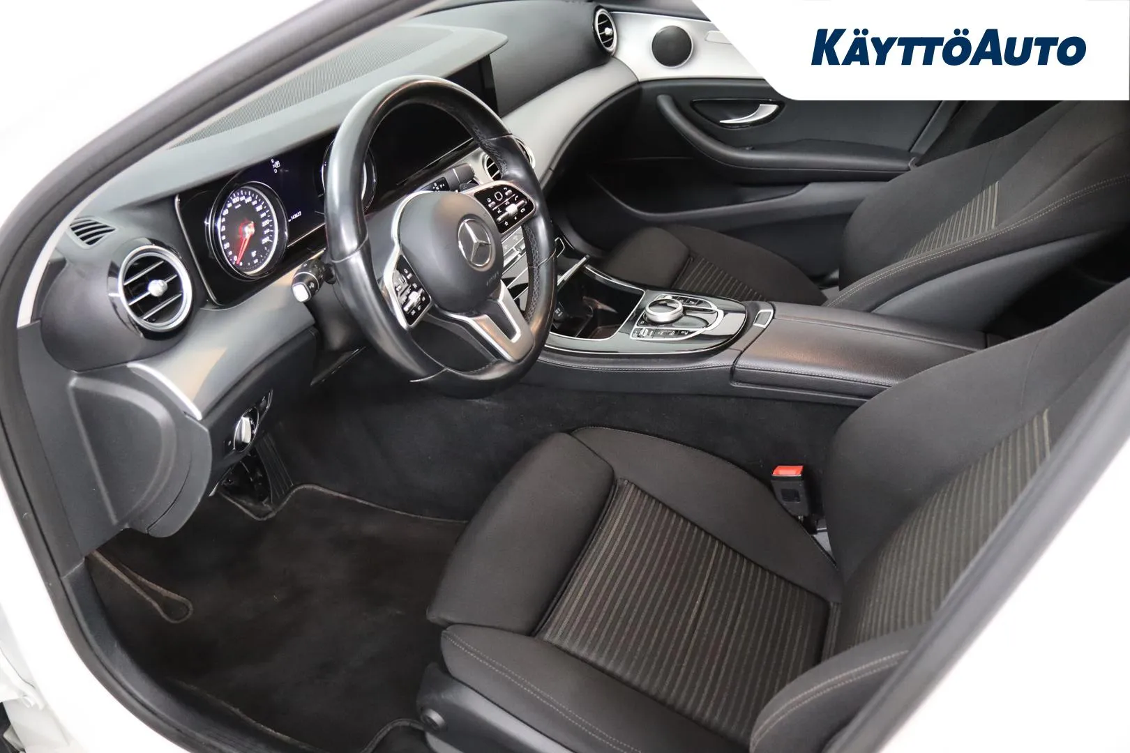 Mercedes-Benz E GZZ-444 carousel image