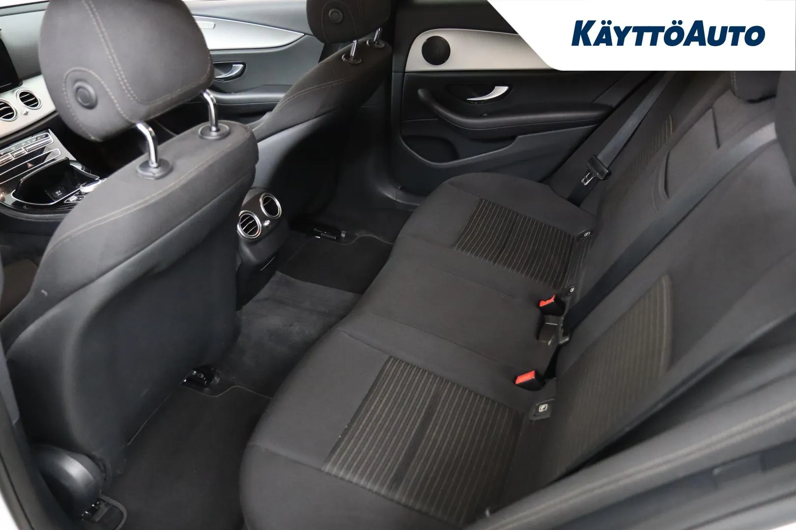 Mercedes-Benz E GZZ-444 carousel image