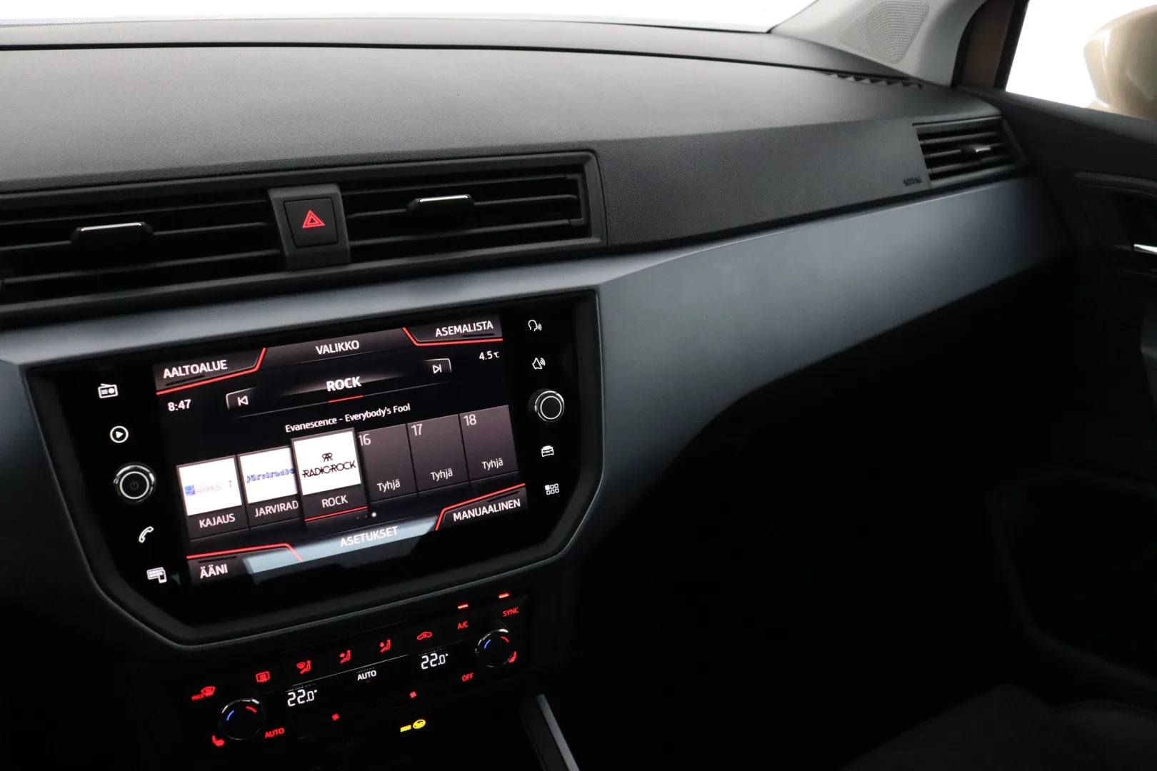 SEAT Arona EPB-934 carousel image