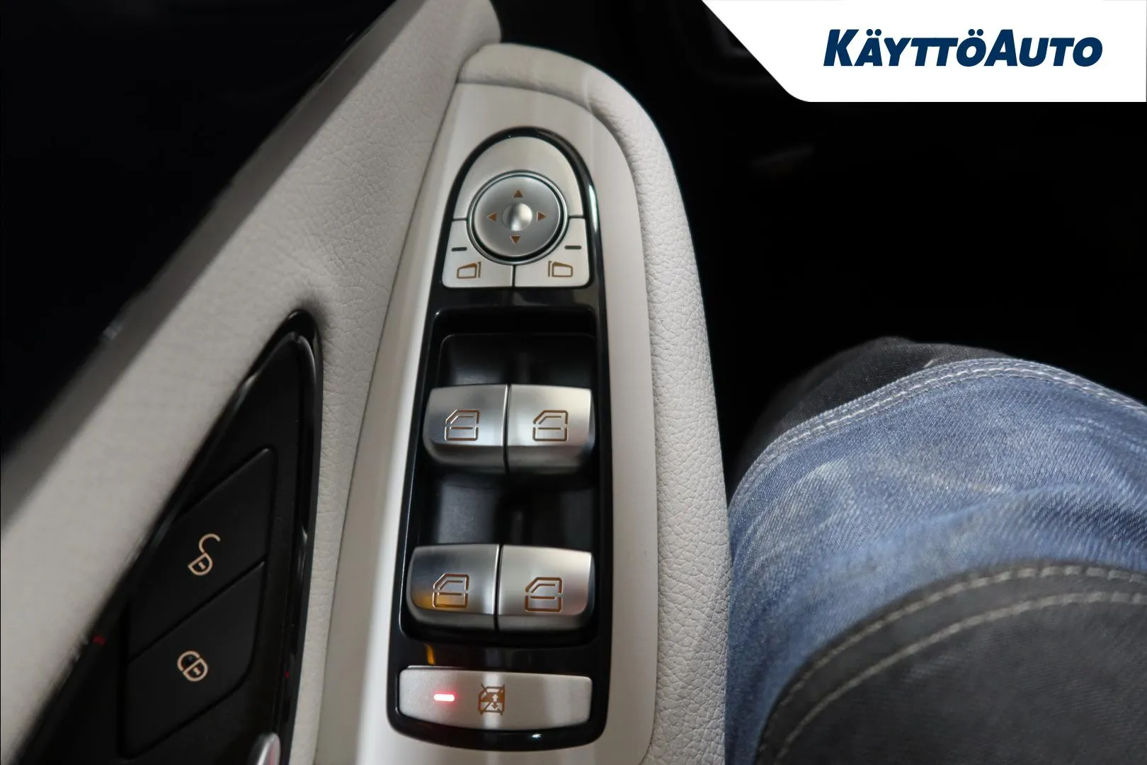 Mercedes-Benz C OVN-603 carousel image