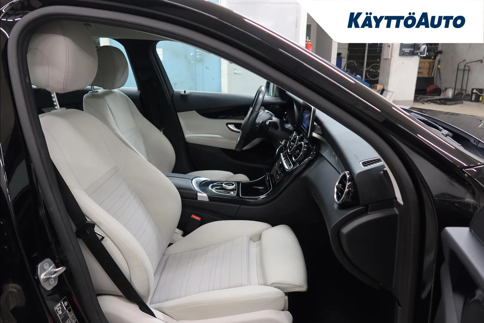 Mercedes-Benz C OVN-603 carousel image