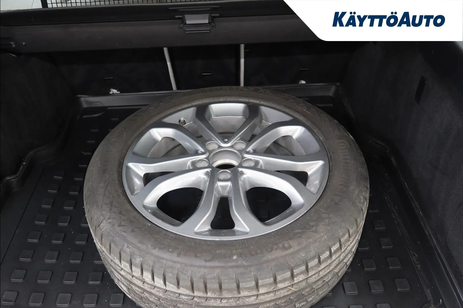 Mercedes-Benz C OVN-603 carousel image