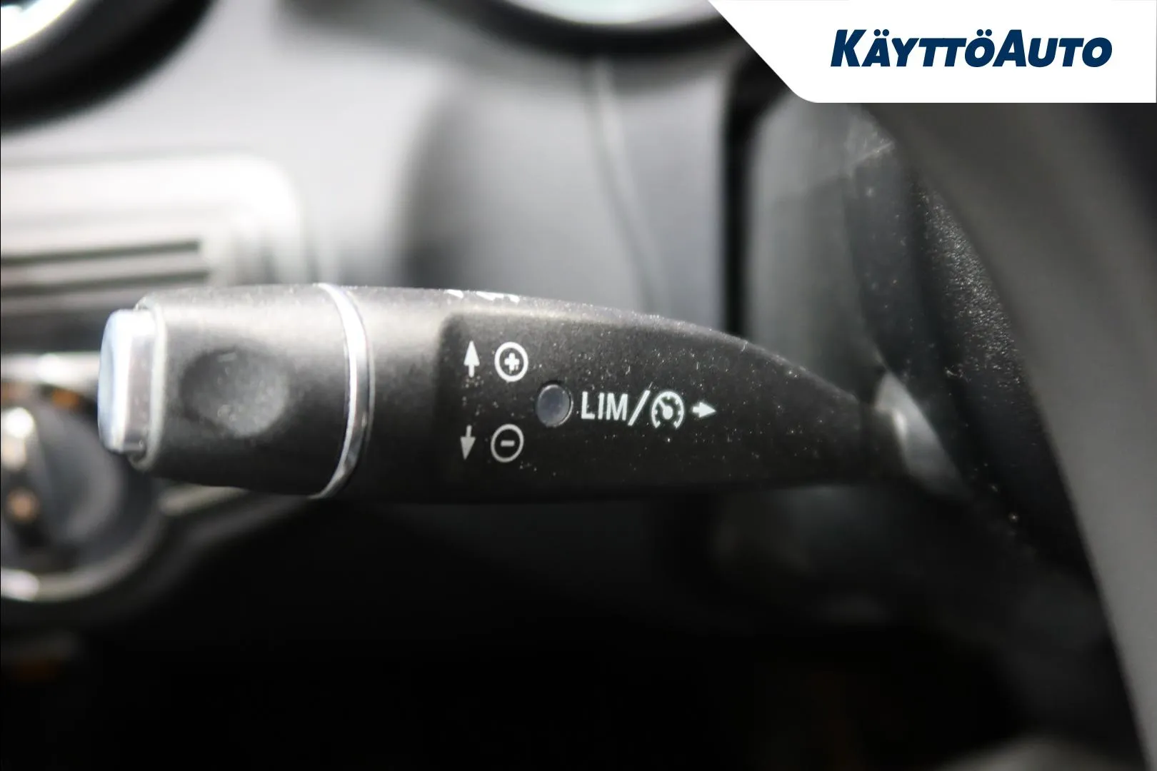 Mercedes-Benz C OVN-603 carousel image