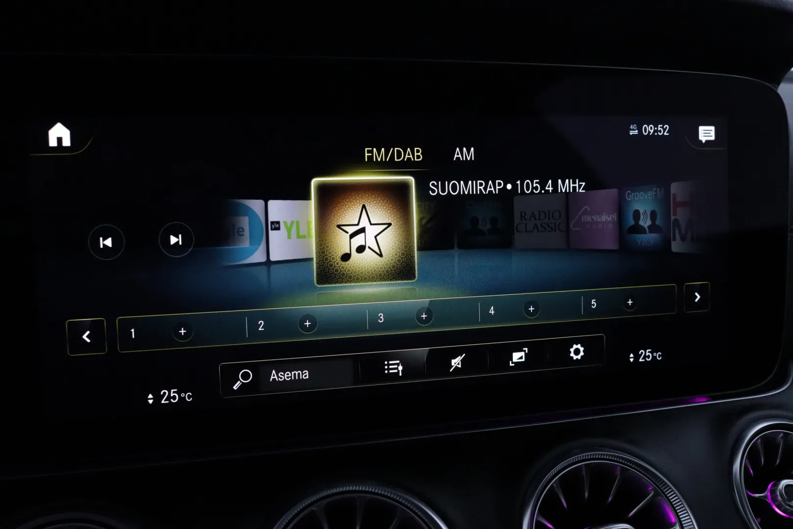 MERCEDES-BENZ E OZK-927 carousel image