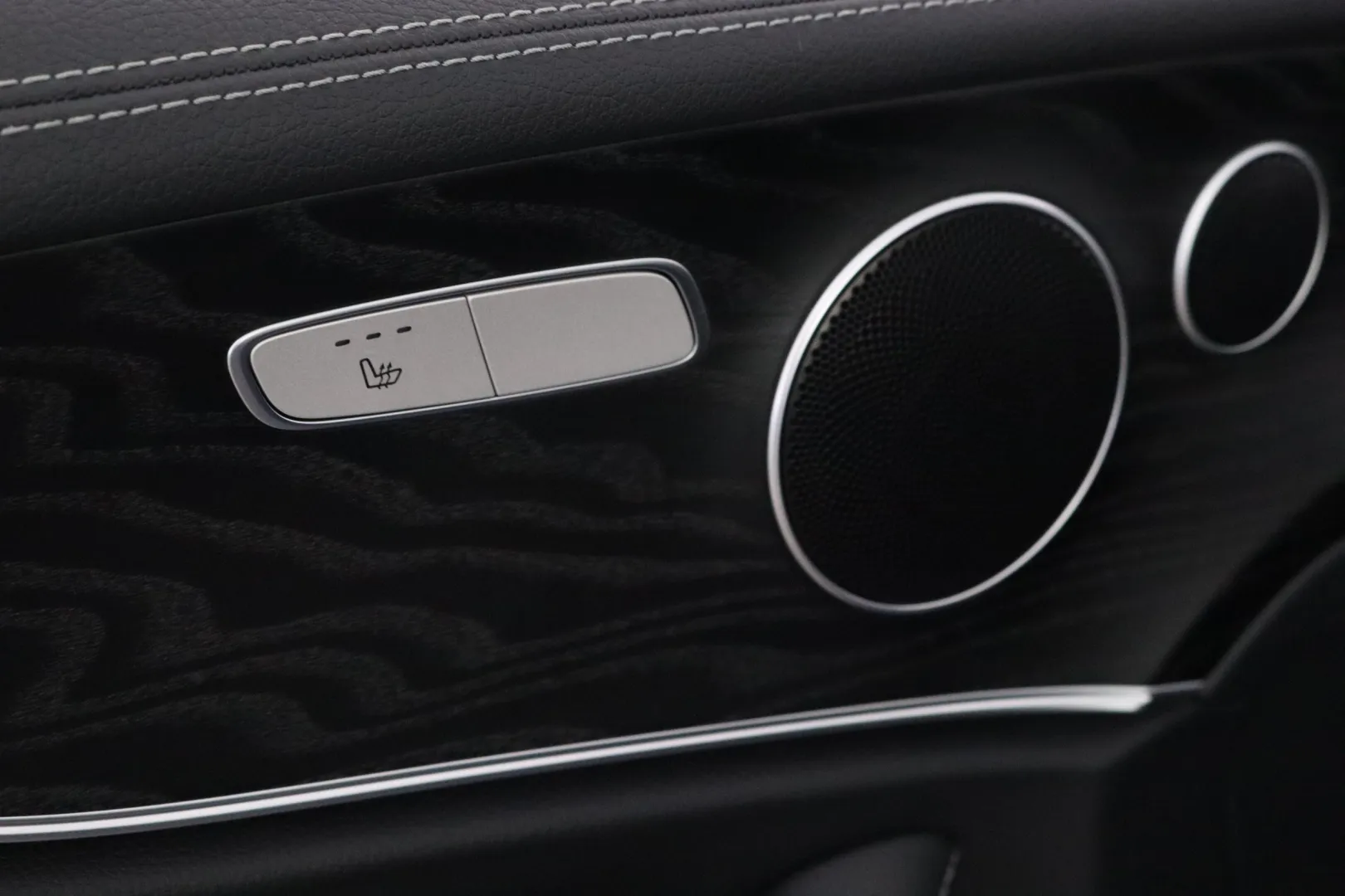 MERCEDES-BENZ E OZK-927 carousel image