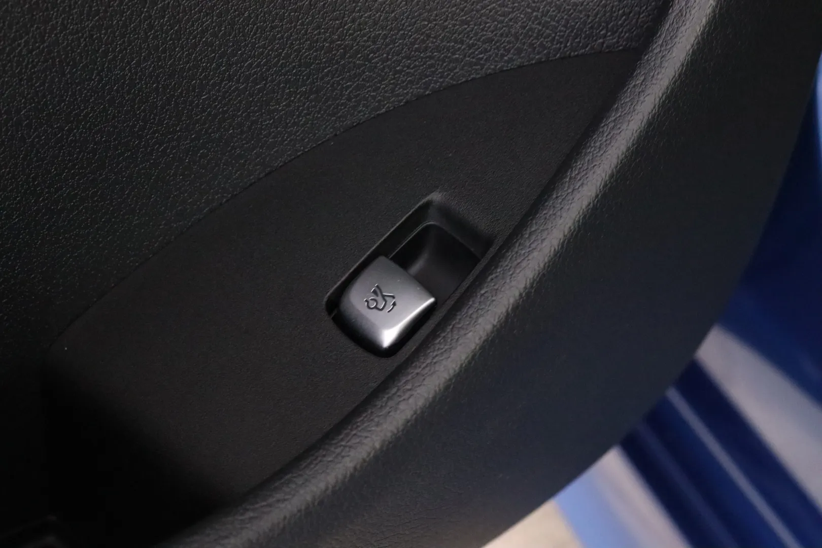 MERCEDES-BENZ E OZK-927 carousel image