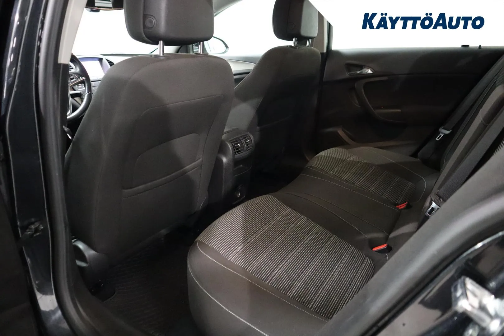 OPEL Insignia YVZ-605 carousel image