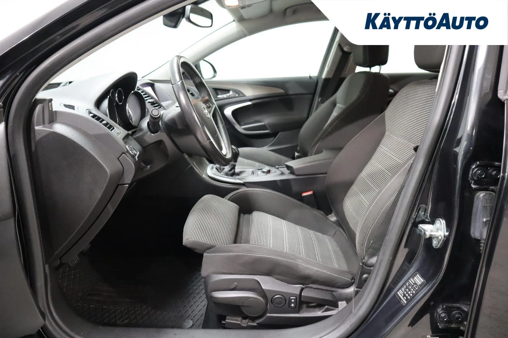 OPEL Insignia YVZ-605 carousel image