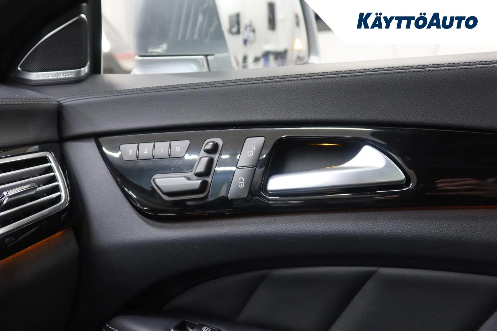 Mercedes-Benz CLS MLM-326 carousel image