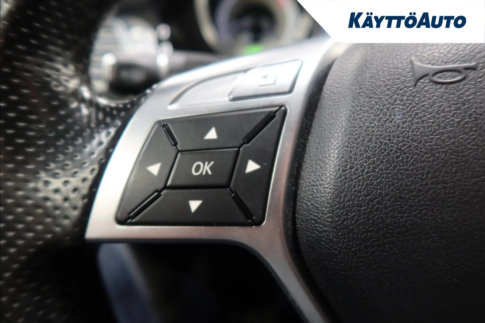 Mercedes-Benz CLS MLM-326 carousel image