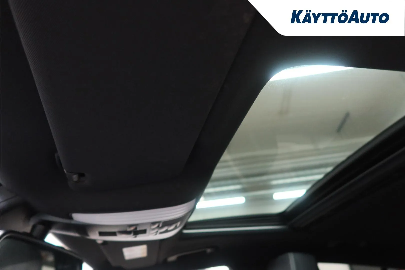 Mercedes-Benz CLS MLM-326 carousel image