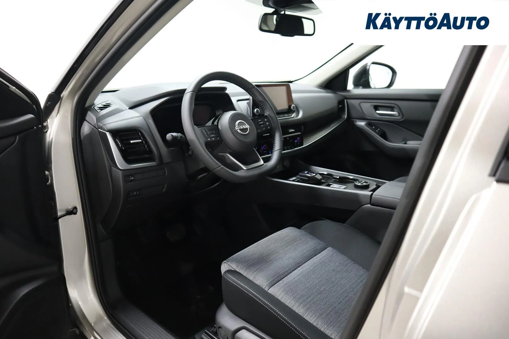 Nissan X-Trail SZJ-578 carousel image