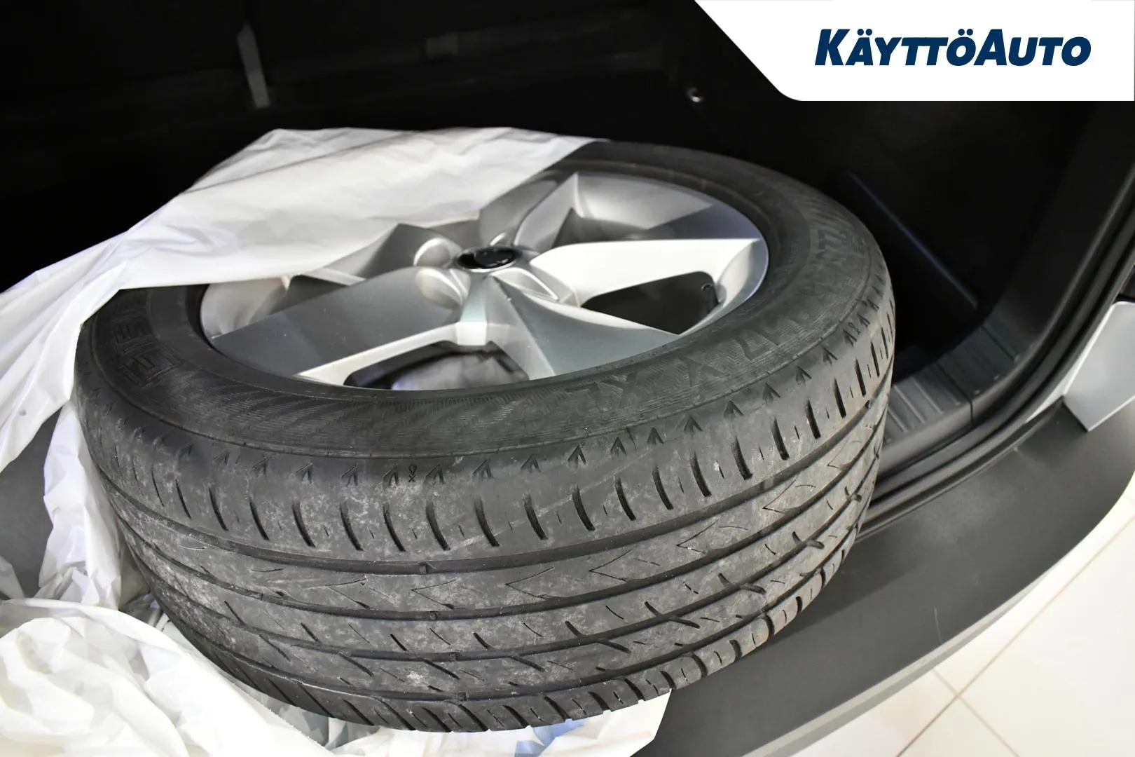 SKODA Karoq CLJ-183 carousel image