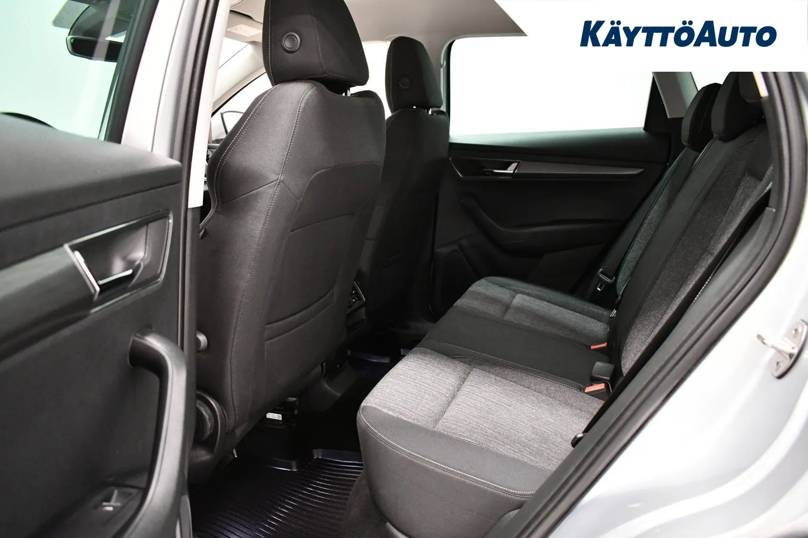 SKODA Karoq CLJ-183 carousel image