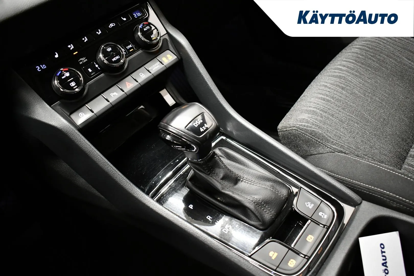 SKODA Karoq CLJ-183 carousel image