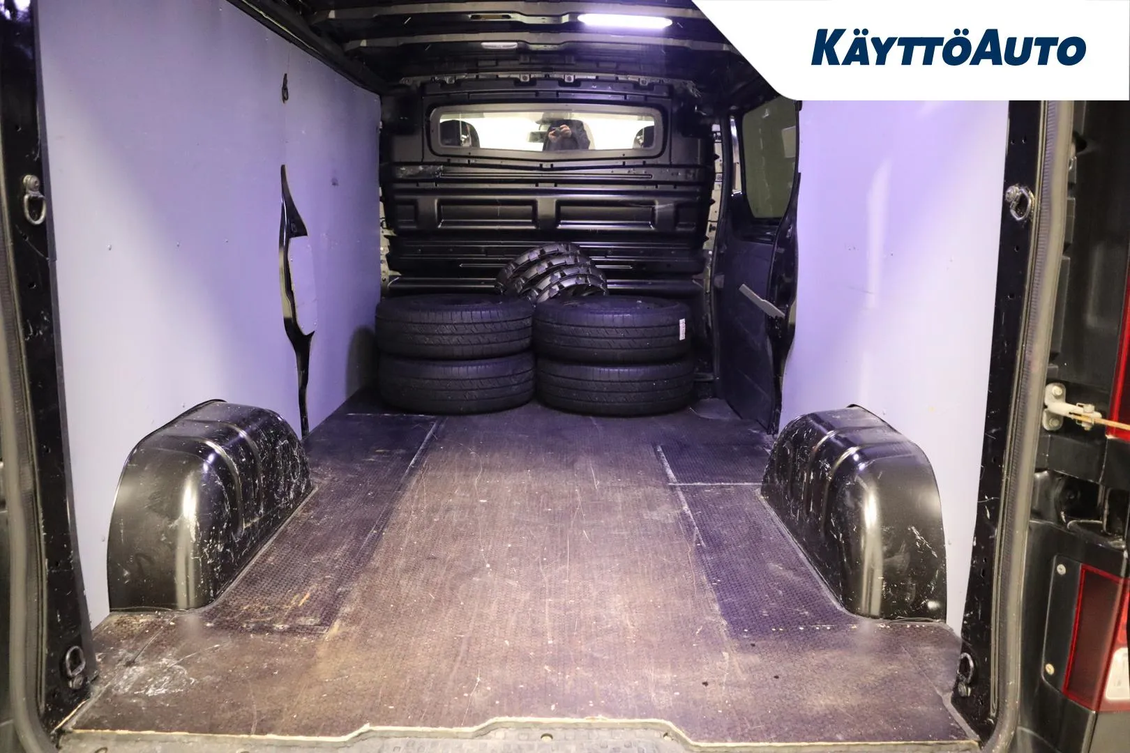 RENAULT Trafic JLG-744 carousel image