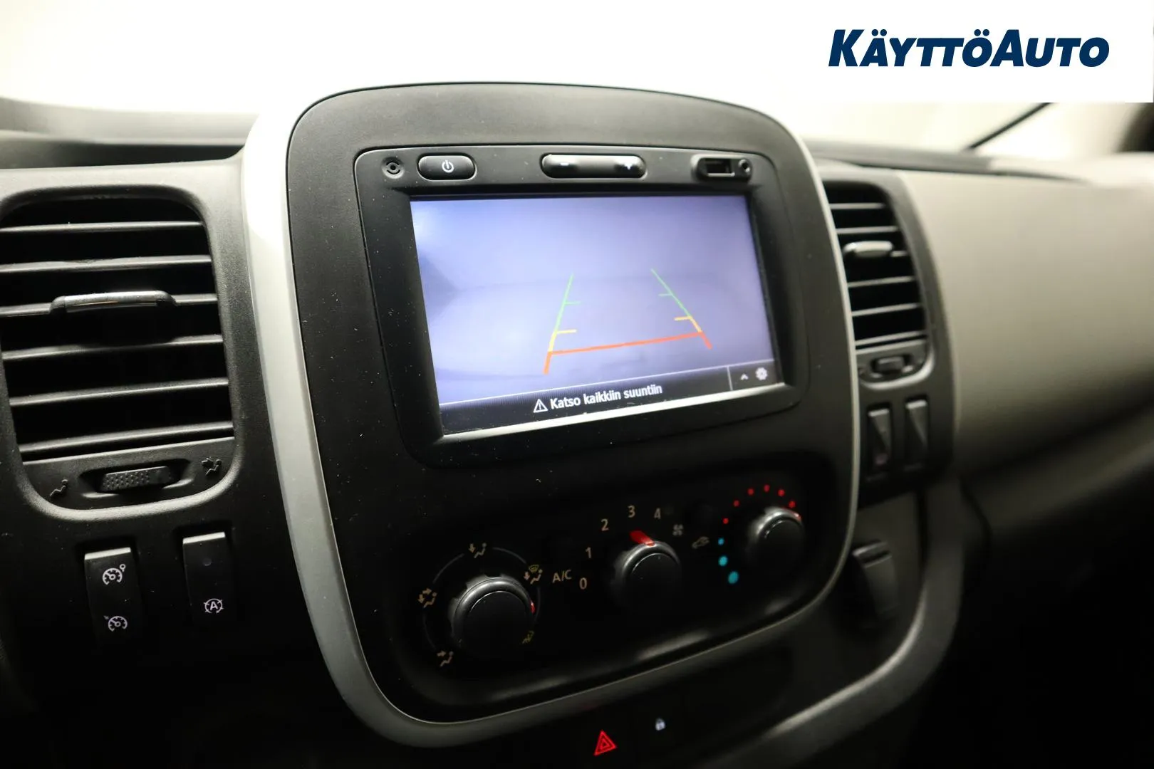 RENAULT Trafic JLG-744 carousel image