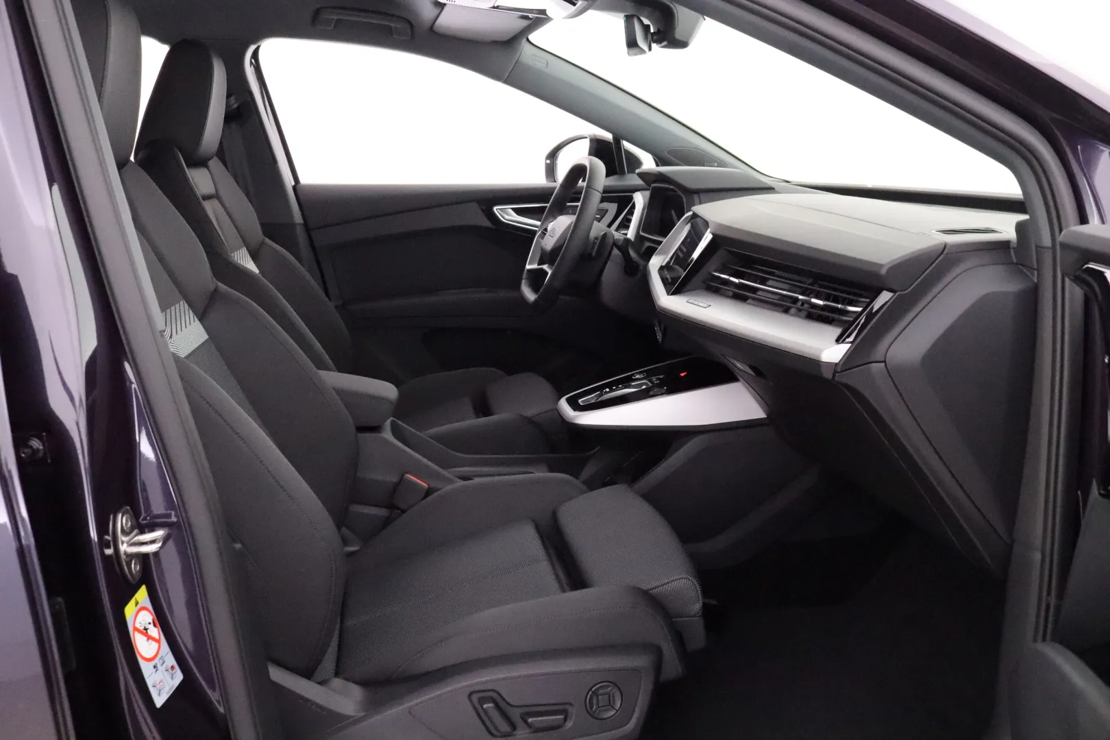 Audi Q4 e-tron NOG-207 carousel image