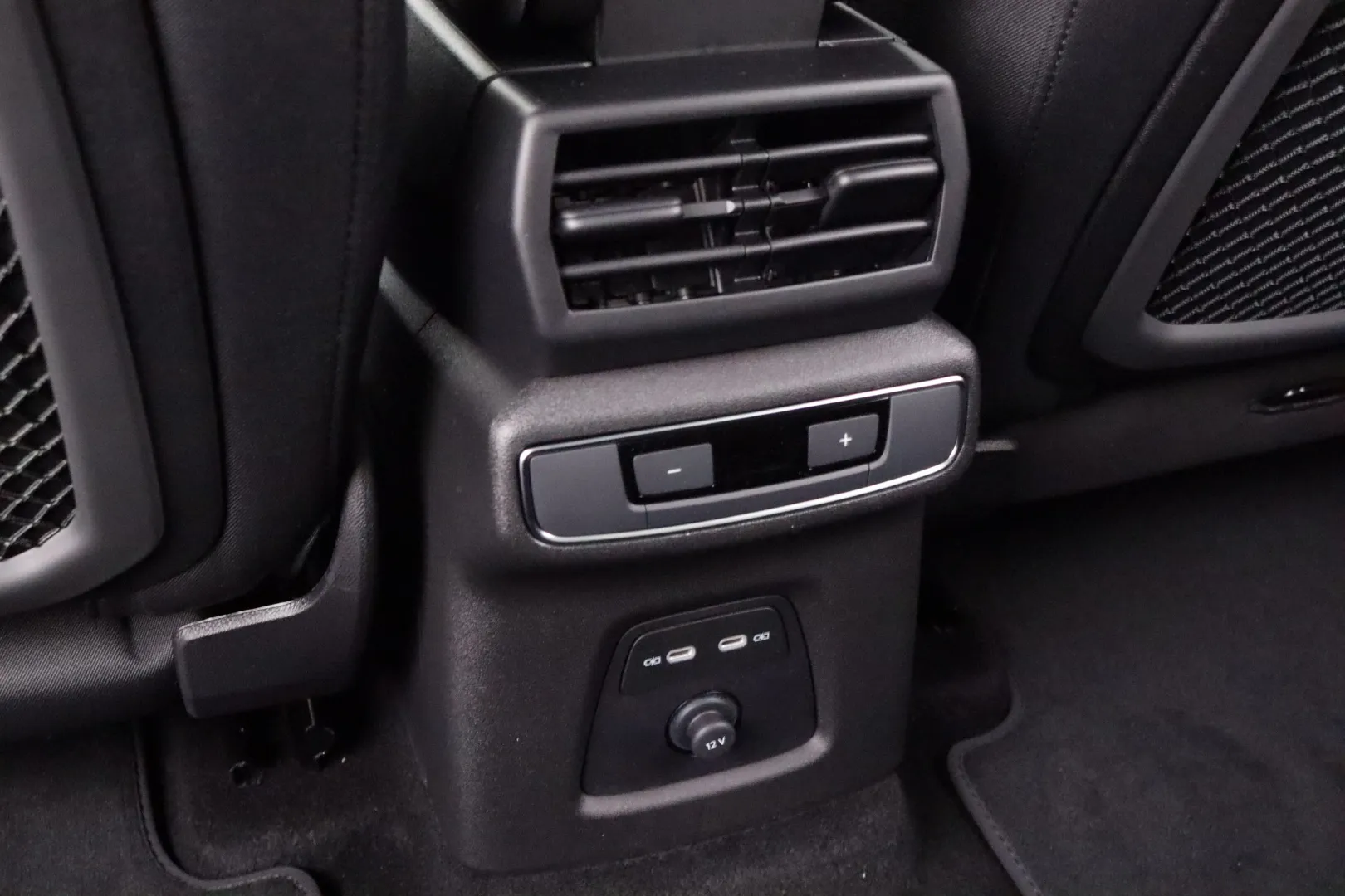 Audi Q4 e-tron NOG-207 carousel image